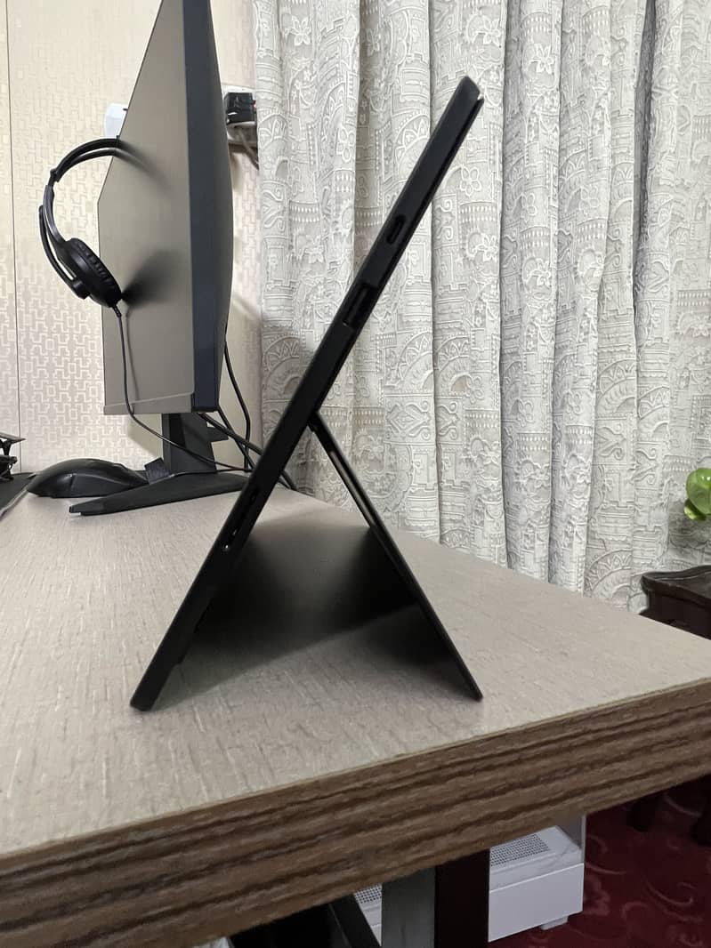 Microsoft Surface 7 Pro 9