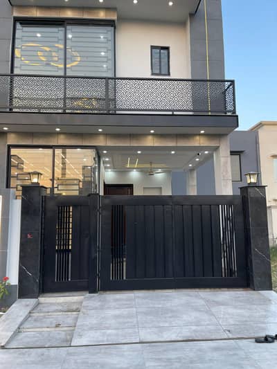 5 Marla Brand New House For sale