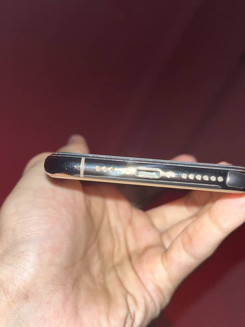 Apple iPhone 11 Pro 2