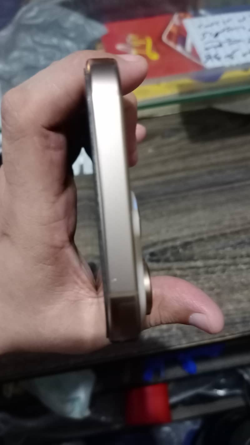 Apple iPhone 16 Pro Max 3