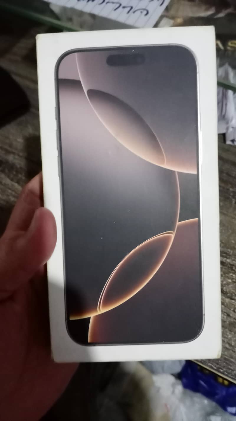 Apple iPhone 16 Pro Max 4