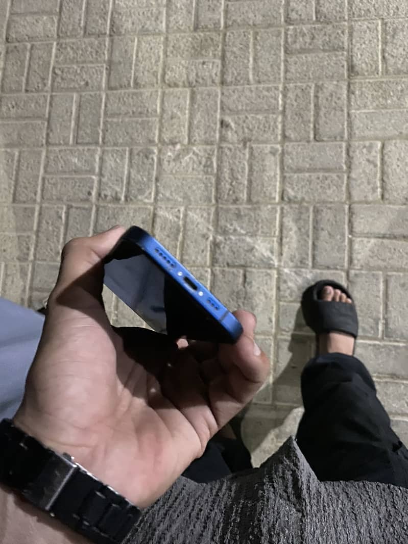 iPhone 12 1