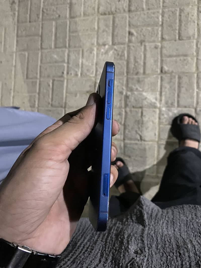 iPhone 12 2