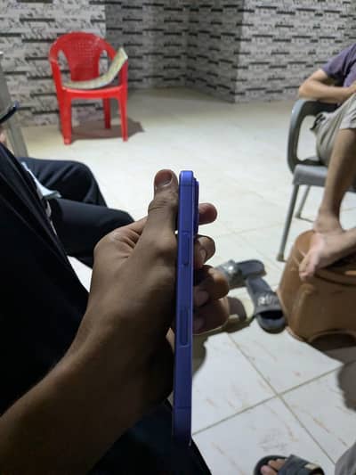 Apple iPhone 16