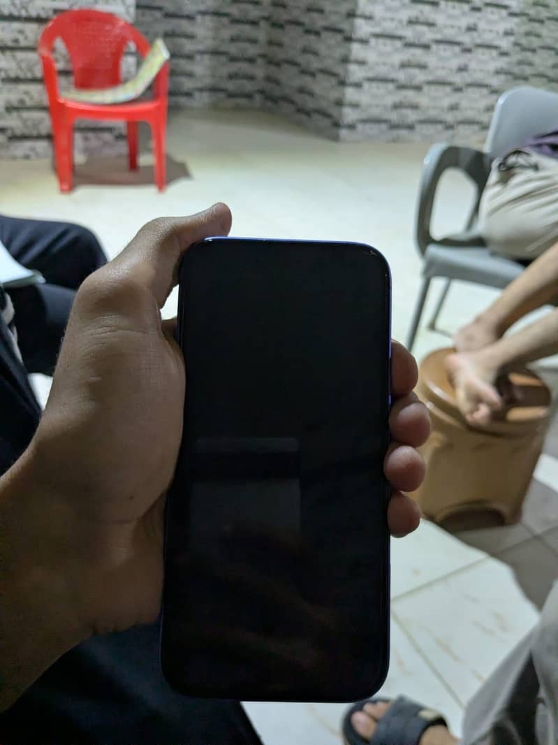 Apple iPhone 16 2