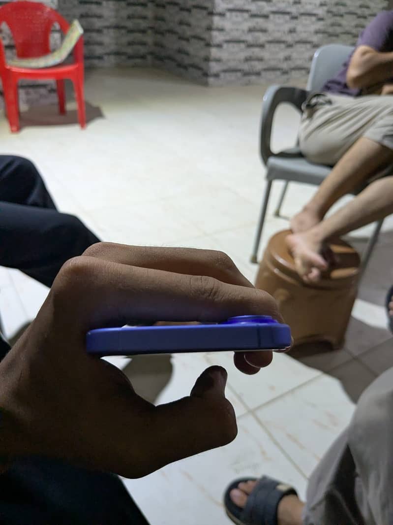 Apple iPhone 16 5