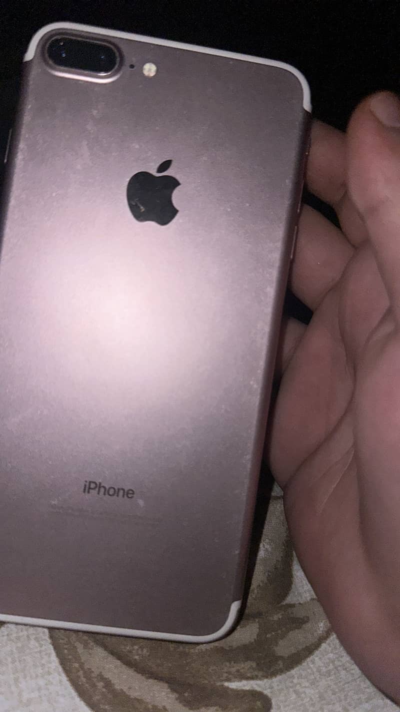 Apple iPhone 7 Plus 0