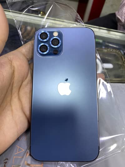 Apple iPhone 12