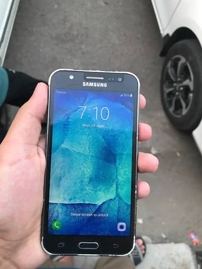 Samsung Mobile J5