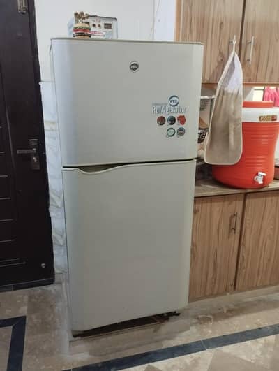 pel small sizefrige ok new condition