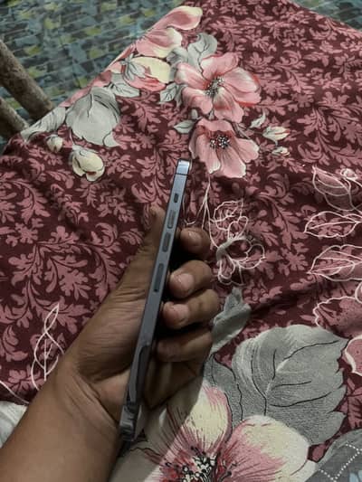 13 pro max 256 Factory unlock e sim work time available 2 month