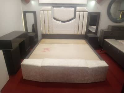 Bed dressing high gloss lamination
