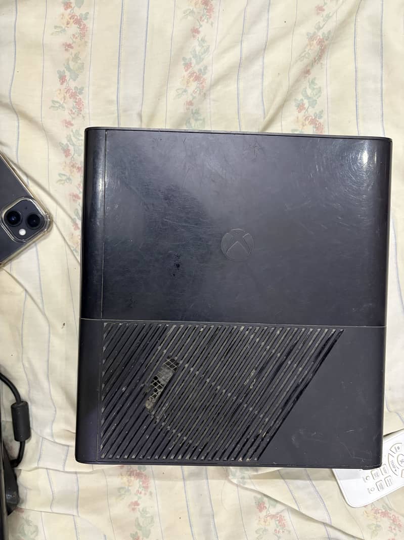 Xbox 360 E 5