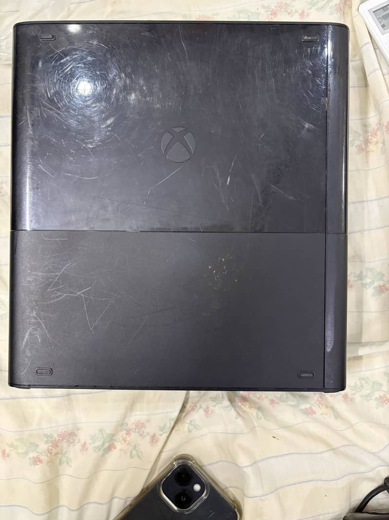 Xbox 360 E 7