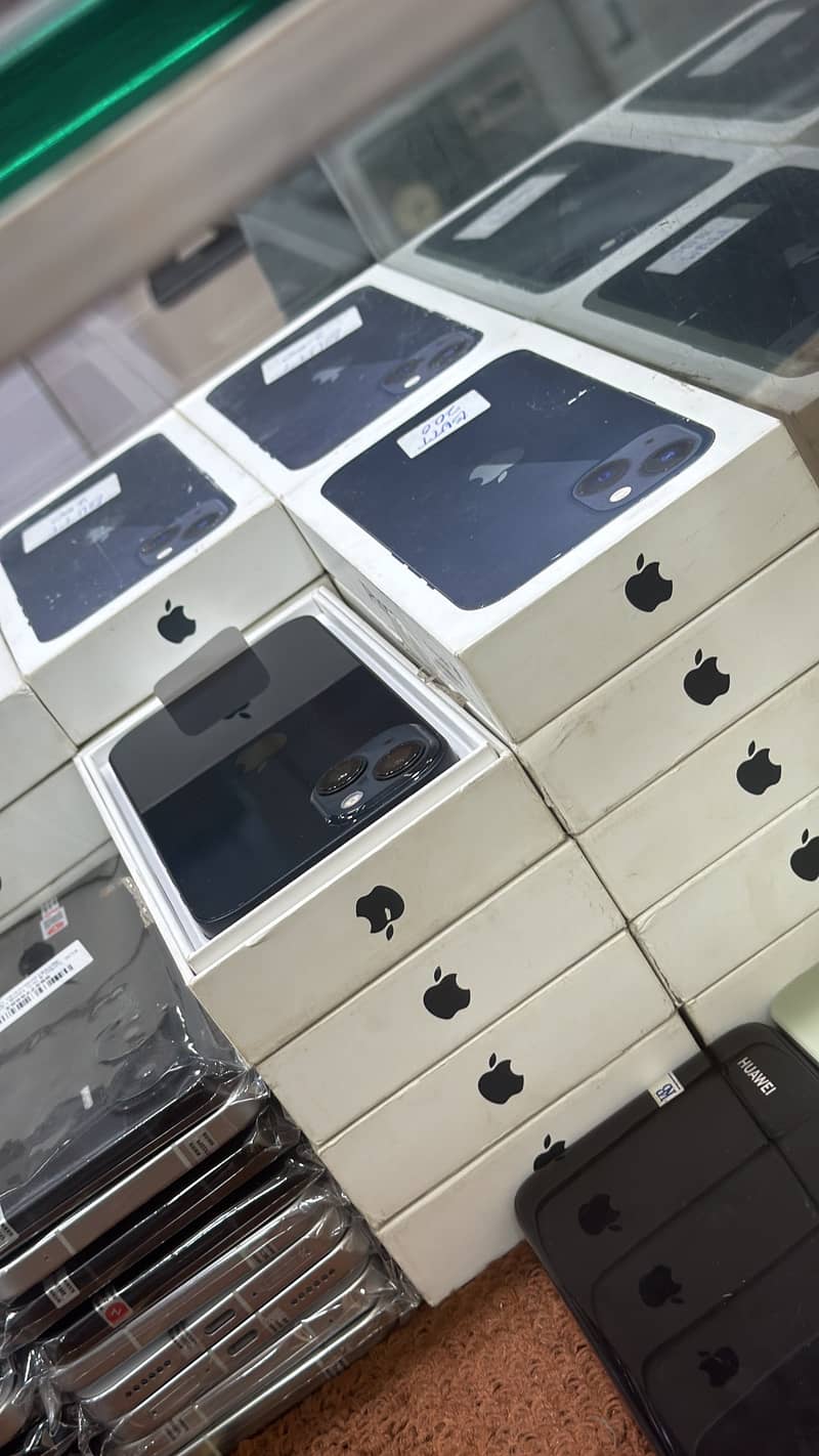 iPhone 13 0