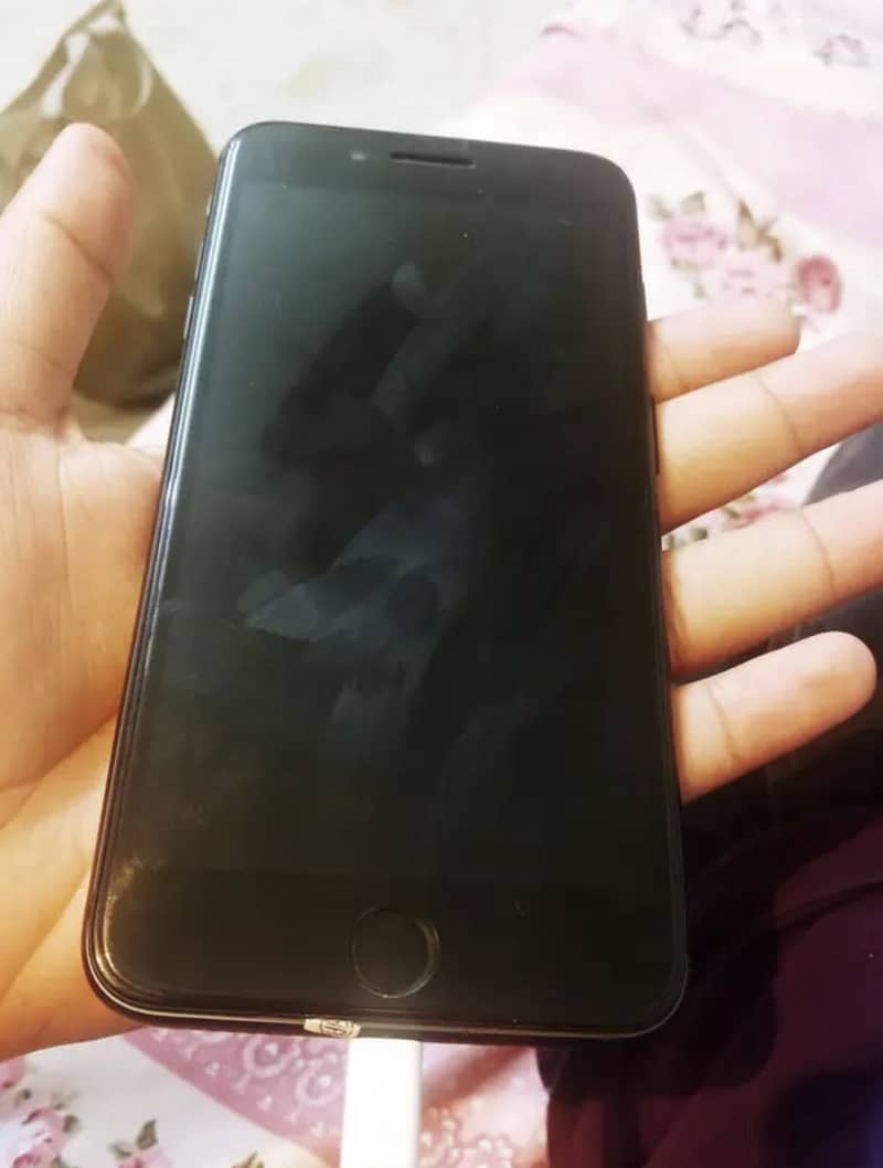 Apple iPhone 8 Plus 2