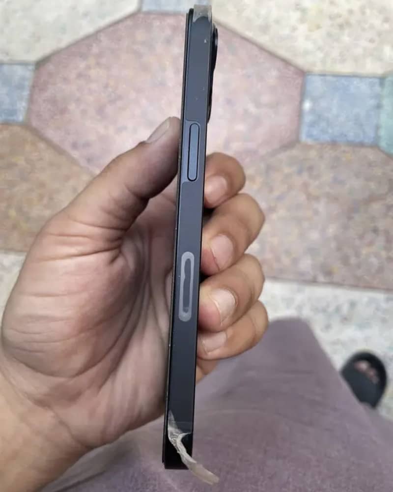 Apple iPhone 13 3