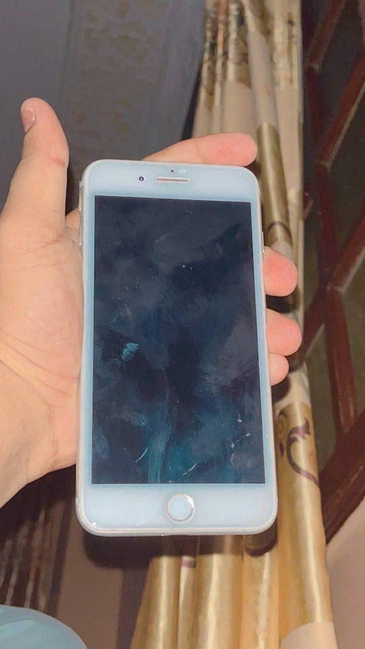 Apple iPhone 8 Plus 1