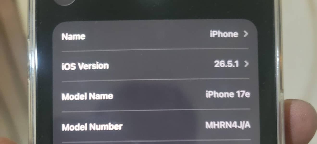Apple iPhone 17e 1