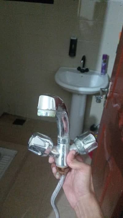 Kitchen and washroom utensils for sale