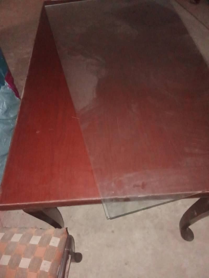 dining table with 5chirs 6