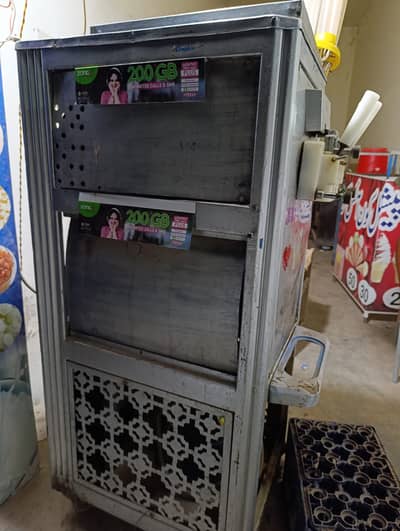 ICE-CREAM MACHINE