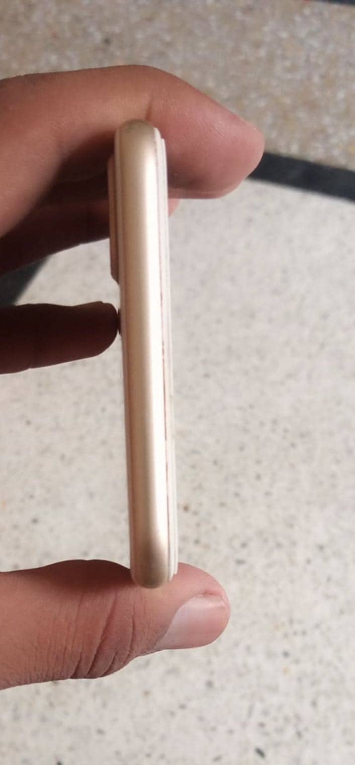 Apple iPhone 7 Plus 4