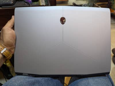 Gaming Laptop Alienware M15