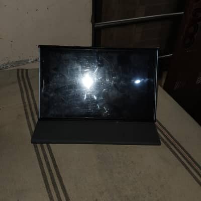 ipad achi condition ma ha  Sim bhi ha