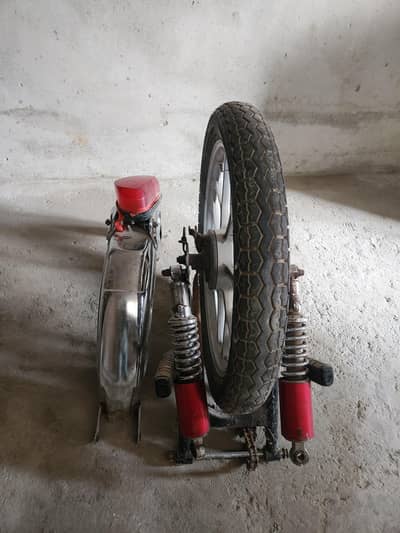 united 100cc back part