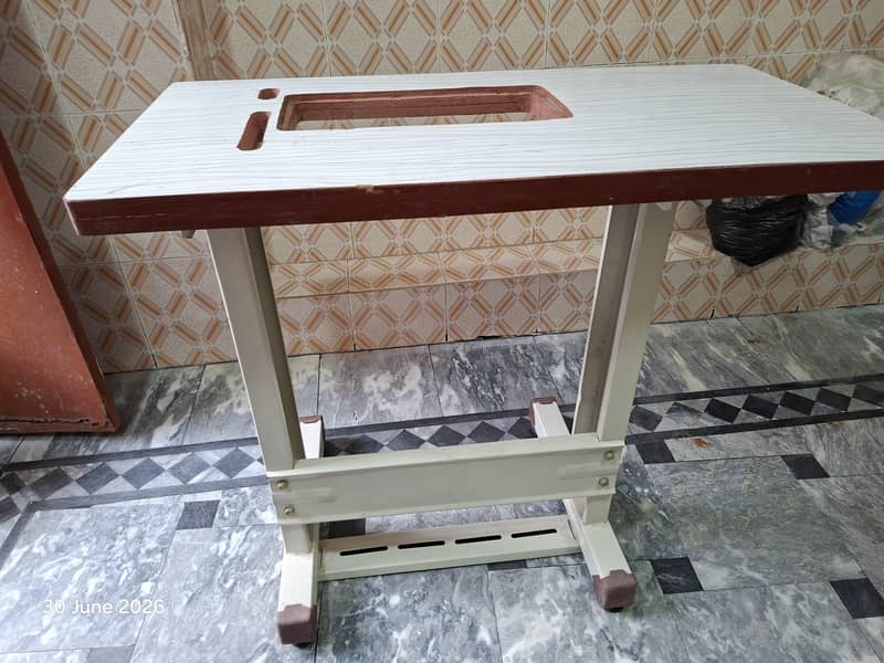 Sewing Machine Stand 1