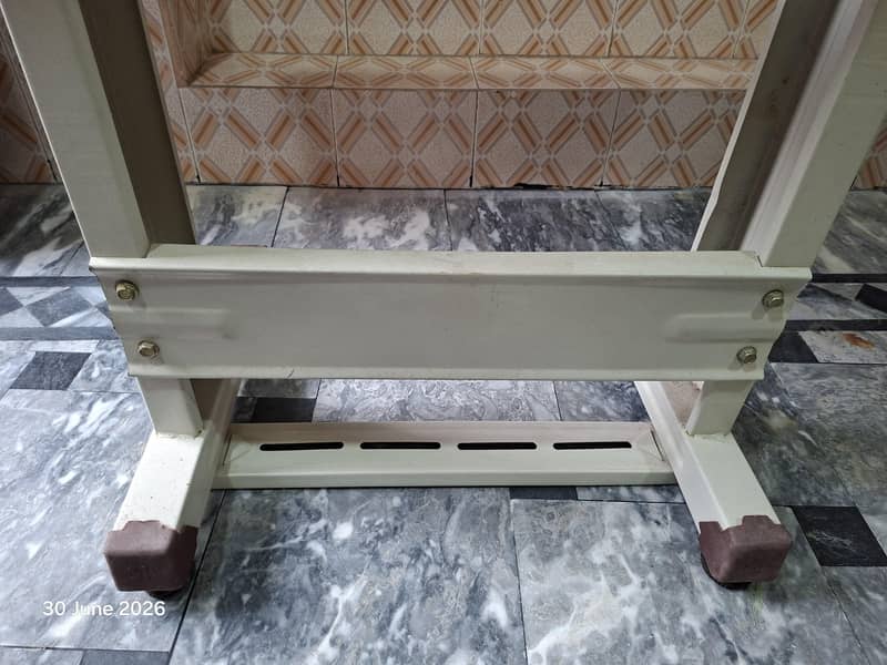 Sewing Machine Stand 2