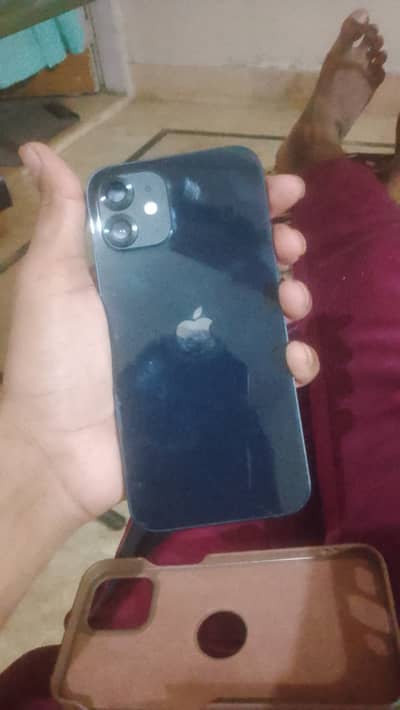 Apple iPhone 12