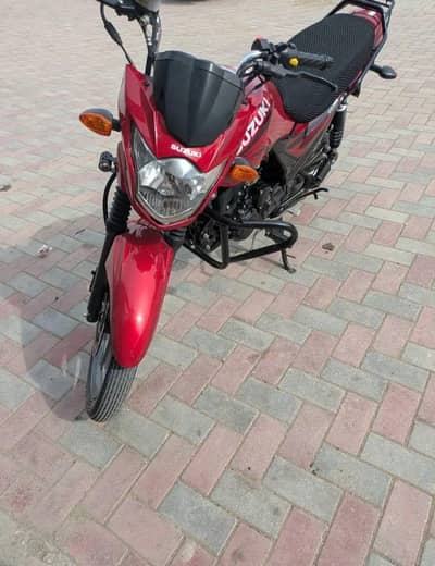 Suzuki GR150  model 2024 - 5 strokes RED color
