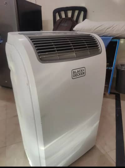 Black and Decker Portable 1 Ton AC