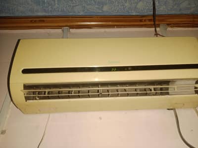 Old AC for Sale – Working Condition
