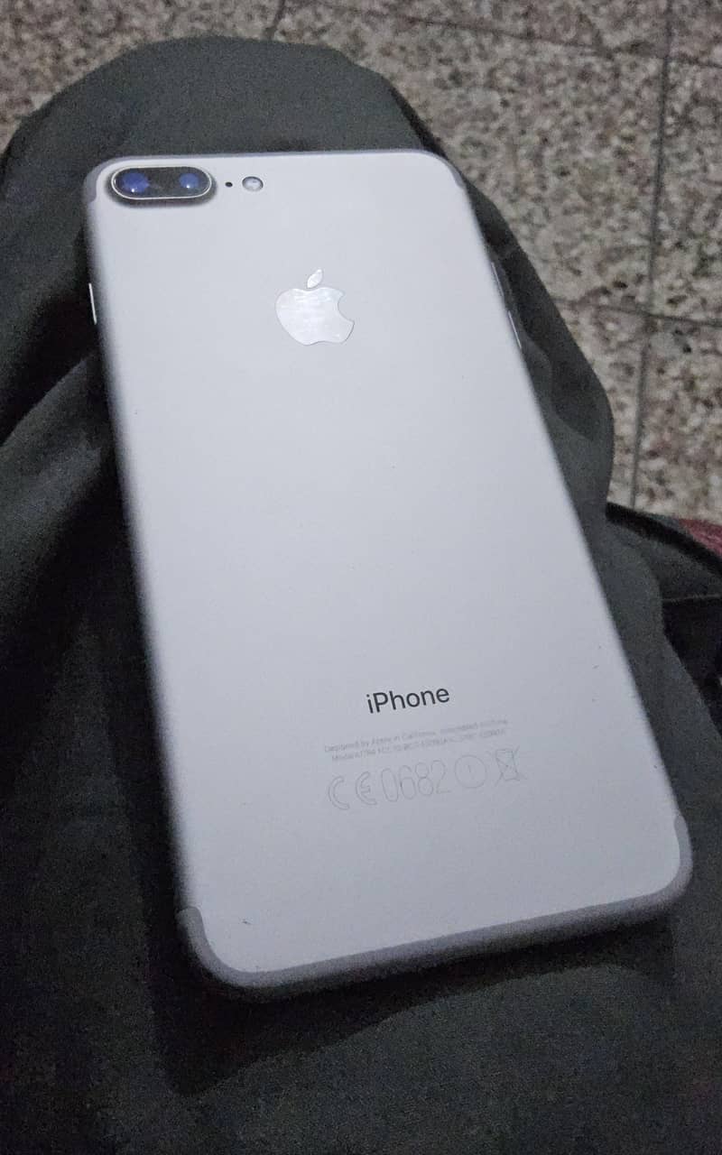 Apple iPhone 7 Plus 1