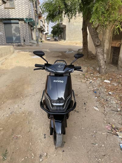 Revoo c32y