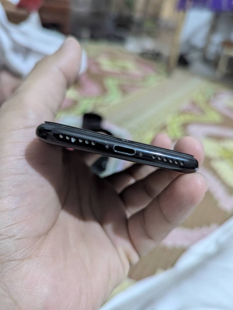 Apple iPhone 7 0