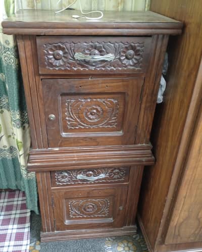 Bed sidetables