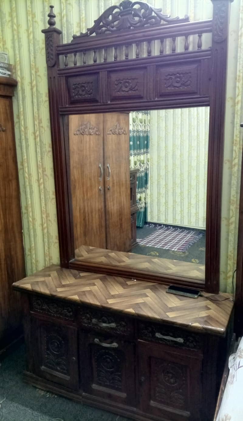 Dressing Table 0