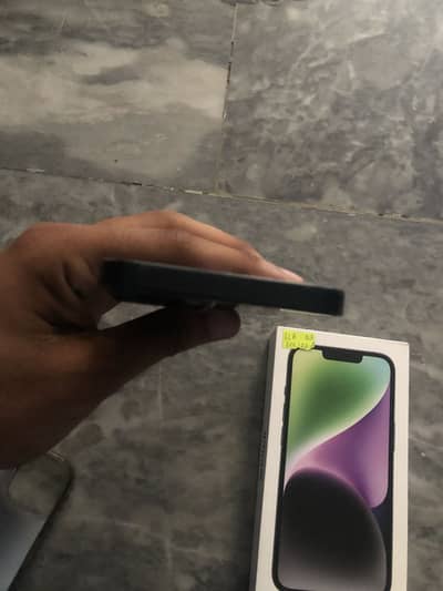 Apple iPhone 14