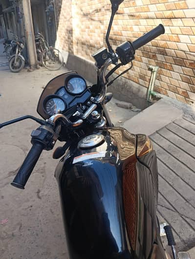 YBR 125 Black Color 10/10 condition