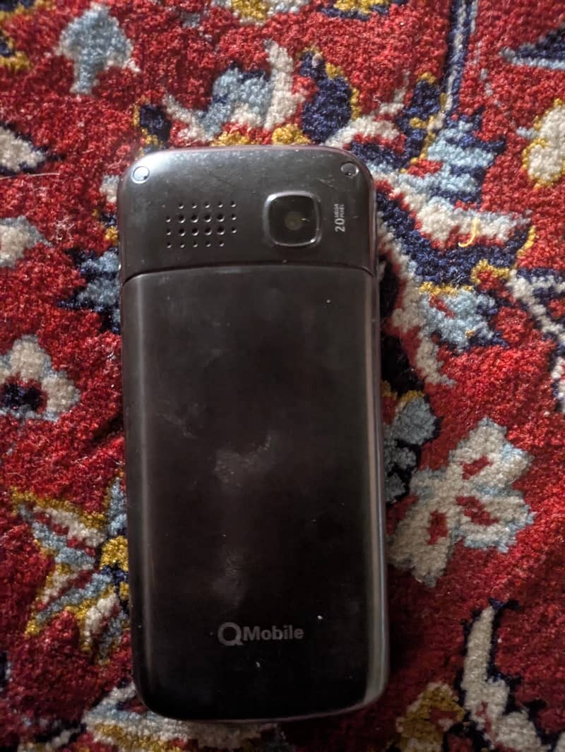 QMobile E1 1