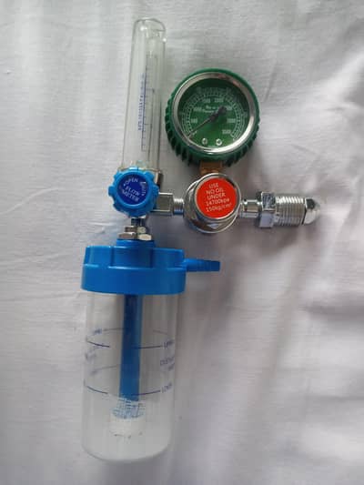 Medical Oxygen Regulator with Flow Meter & Humidifier