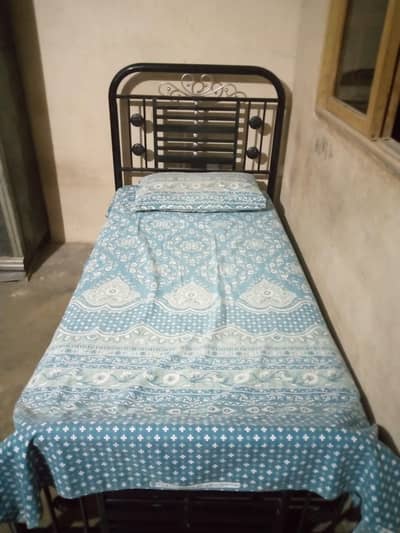 2 singl bed without mtrres