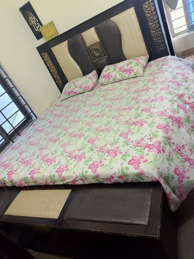 urgent bed with mattress plus side tables