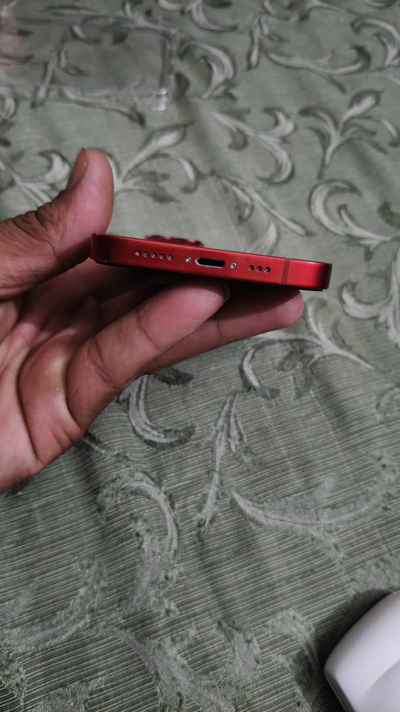 Apple iPhone 13 4