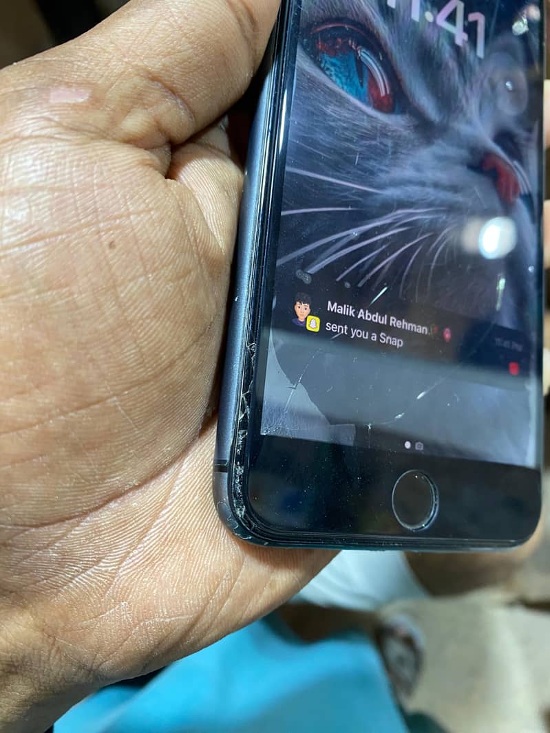 Apple iPhone 8 Plus 4