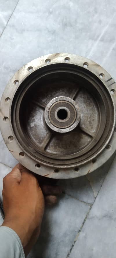 rear hub or rear rim genuine bilkul new condition